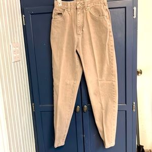 Ladies Lee Jeans size 6 petite 28”inseam, high waisted, tapered leg